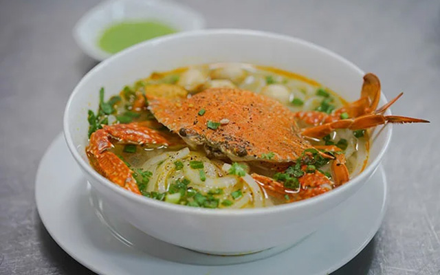 Thưởng thức bánh canh ghẹ Vũng Tàu