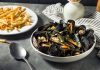 Moules frites - món ngon trứ danh nên thử khi đi tour du lịch Bỉ